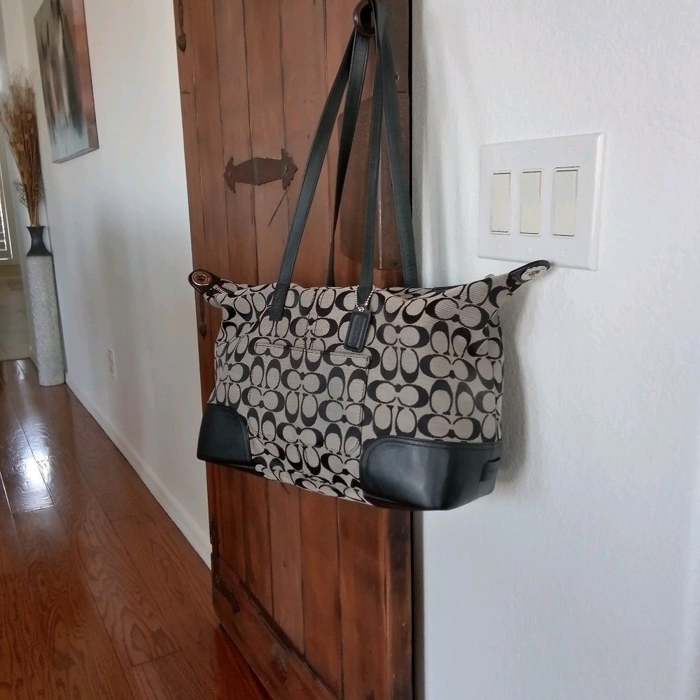 Coach signature c tote bag